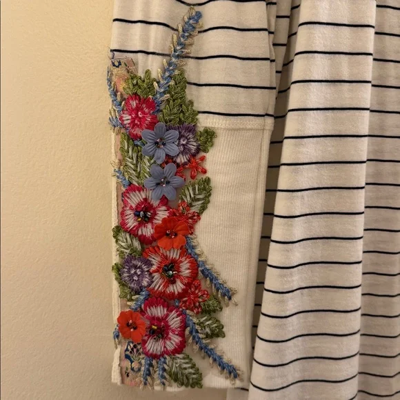 Aratta Silent Journey Embroidered Striped L/S - Picture 4 of 6